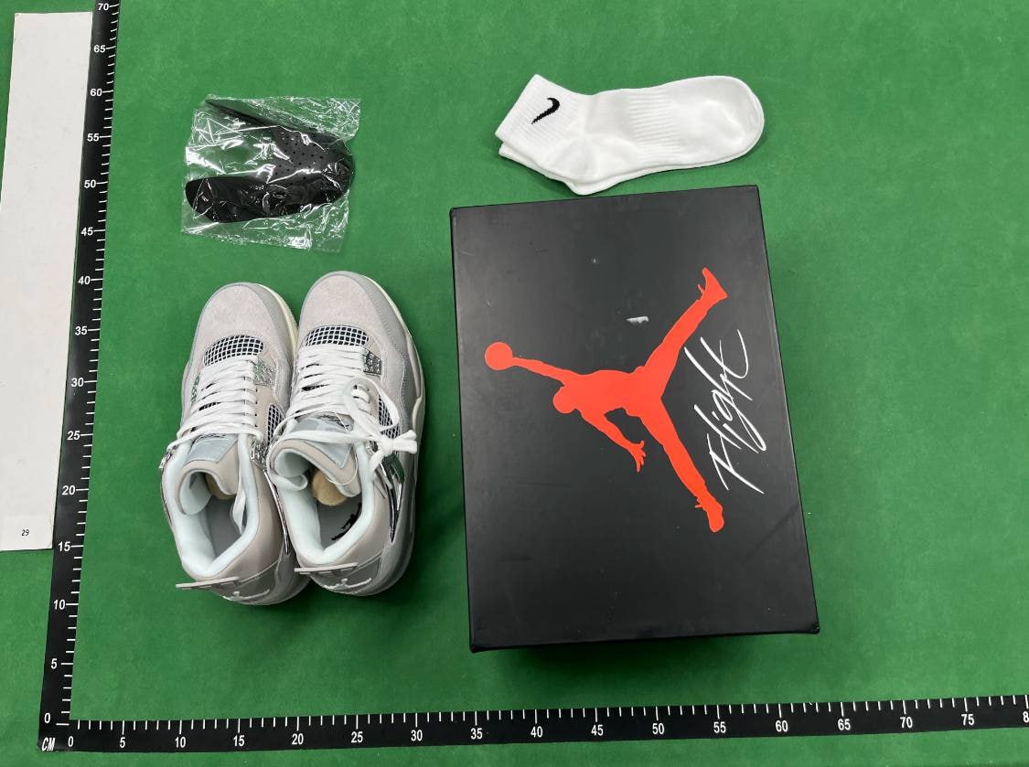 Nike Air Jordan 4