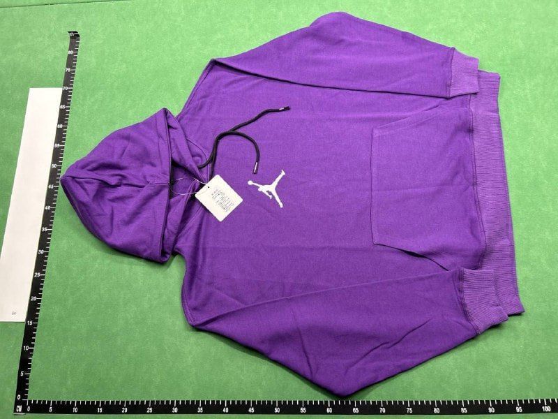  Jordan hoodie  (40 CP)