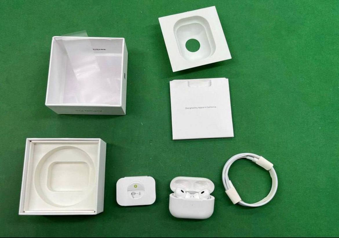 Apple AirPods Pro 2 Wireless Earbuds -2