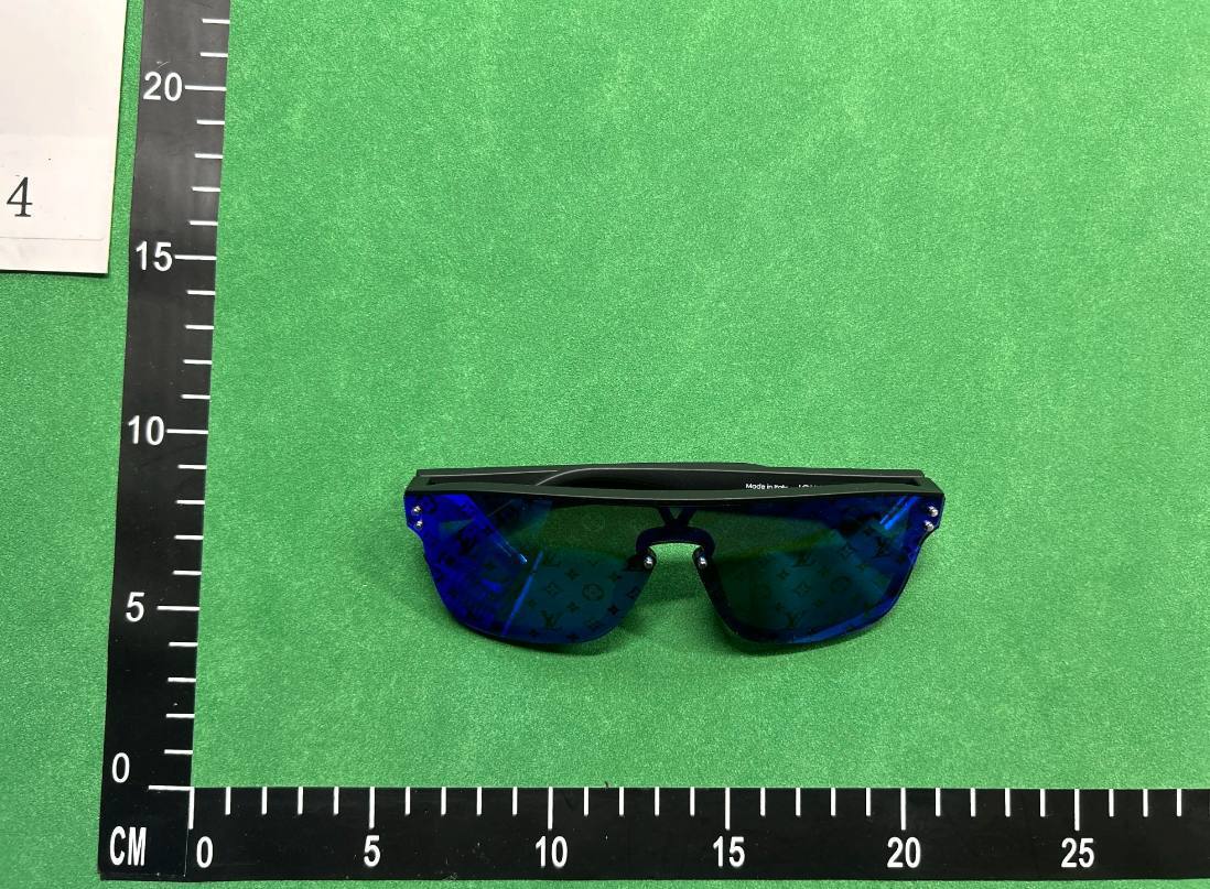 Louis Vuitton LV Monogram Shield Sunglasses -3