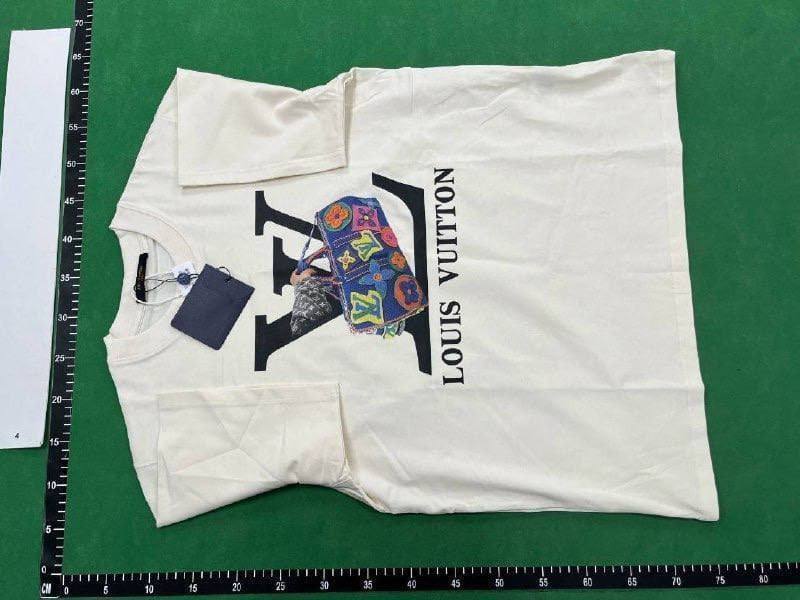 Louis Vuitton, Moschino, Supreme, and Other Designer T-Shirts [Multiple Styles] -3