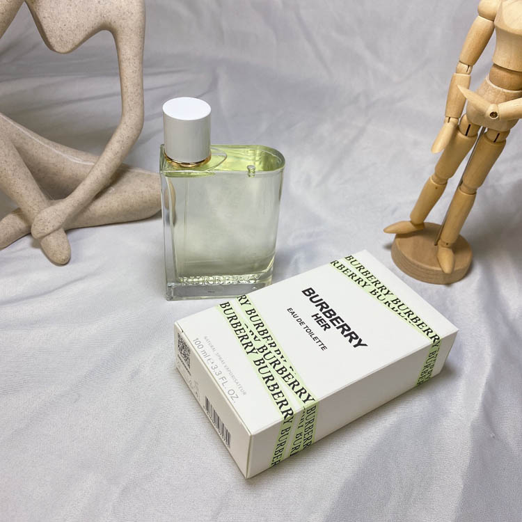 Burberry Flowers and Her Soft Candy Eau de Parfum-3350                   -5