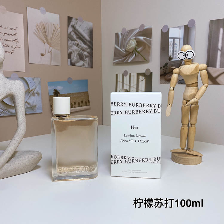 Burberry Flowers and Her Lemon Soda-3348 -1