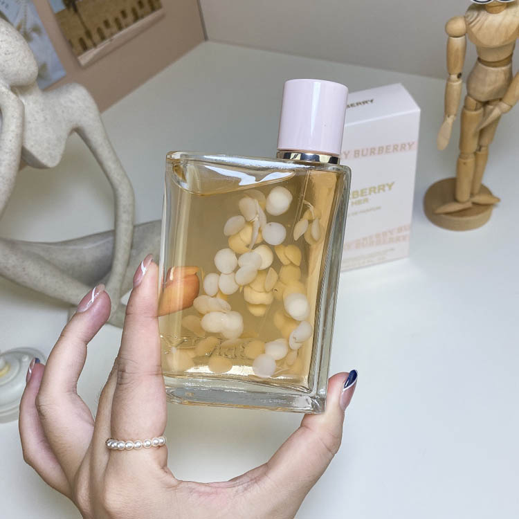 Burberry Flower and Her Eau de Parfum-3346                   -5